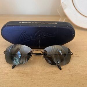 Maui Jim Black Sunglasses MJ- 451-02 
with Blue Case